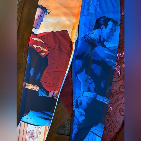 NWOT DC Comic Ladies Women's Superman Print Polyester Blend Stretchy Leggings L - Picture 2 of 13